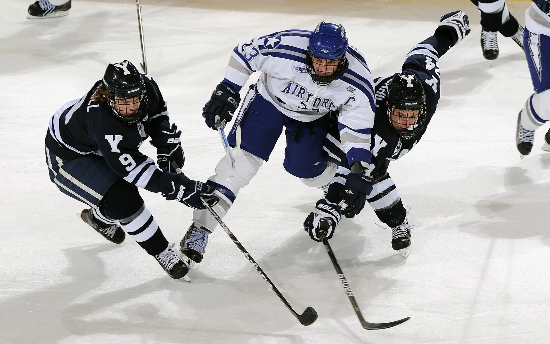 跨界合作推动足球产业多元发展新态势,市场空间无限,足球跨球视频