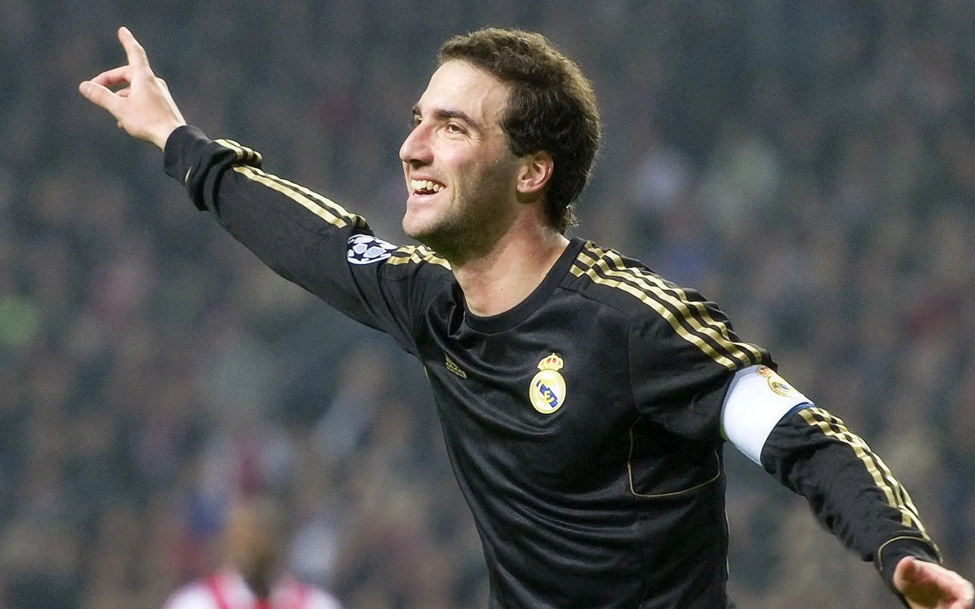 西甲:马德里双雄激烈争夺,积分差距逐渐缩小,马德里竞技西甲直播赛